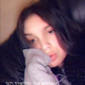 Meet your Posher, Azlene